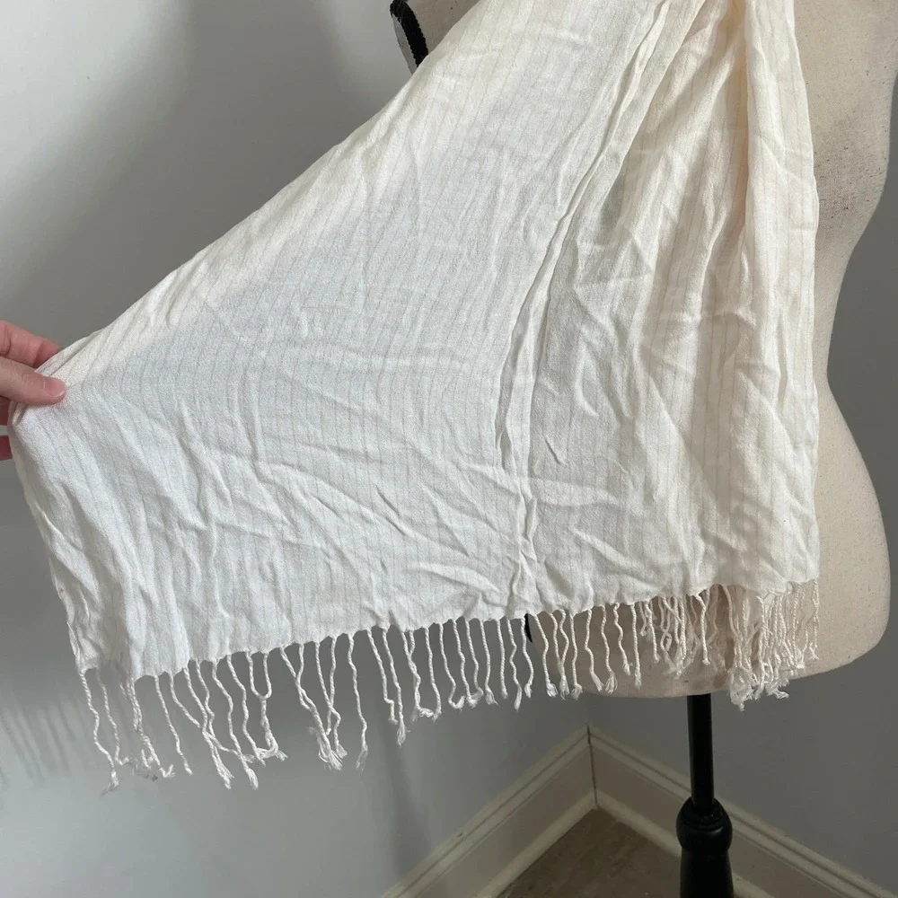 Soft Touch White Gold Striped Scarf‎ Fringe Edges Lightweight Preppy Soft Girl